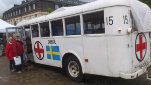 Röda Korsets Volvobuss som under slutet av andra världskriget var med och befriade över 15 000 fångar från koncentrationsläger. Kommer till Dalénmuseet 15-21 augusti 2015. BILD: ELIN ANDERSSON